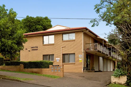 2/11 Galway Street, Greenslopes, Qld 4120