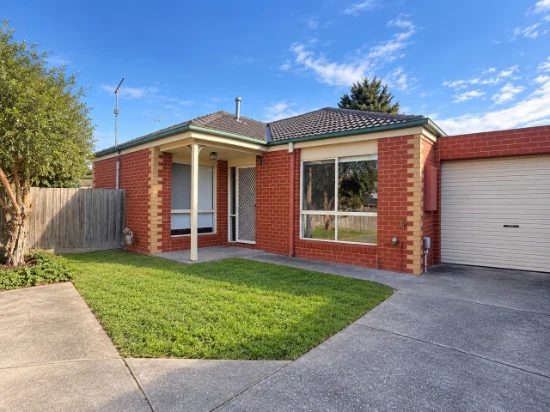 2/11 Meadowvale Drive, Grovedale, Vic 3216