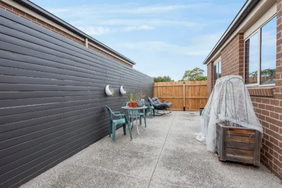 2/11 Pitman Street, Newcomb, Vic 3219-Image
