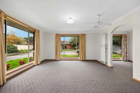 2/110 Campbells Crescent, Redan, Vic 3350-Image