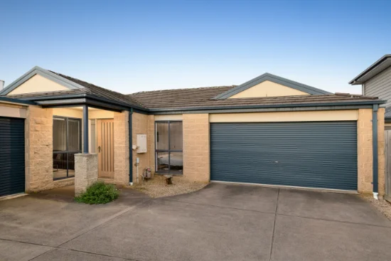 2/111 Salmon Street, Hastings, Vic 3915