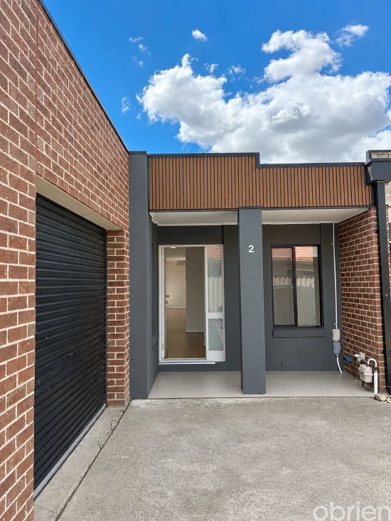 2/114 Biggs Street, St Albans, Vic 3021