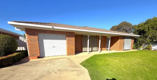 2/118 Crispe Street, Deniliquin, NSW 2710
