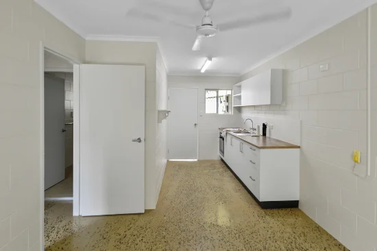 2/12 Bamboo Street, Holloways Beach, Qld 4878