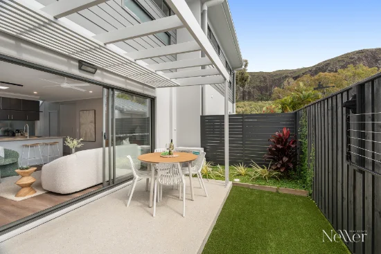 2/12 Jarnahill Drive, Mount Coolum, Qld 4573