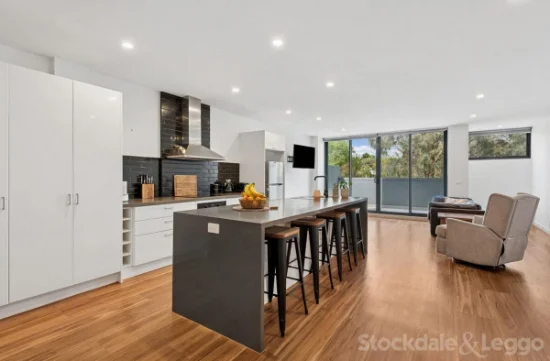 2/12 Strawberry Way, Chirnside Park, Vic 3116