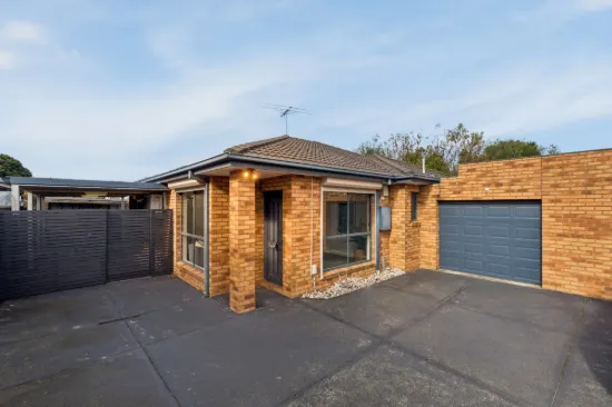 2/128 Boldrewood Parade, Reservoir, Vic 3073