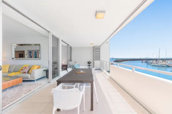 2/144 Shingley Drive, Cannonvale, Qld 4802