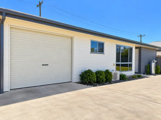 2/15-17 Roberts Street, Emerald, Qld 4720 - For Rent