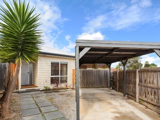 2/15 Golden Avenue, Werribee, Vic 3030