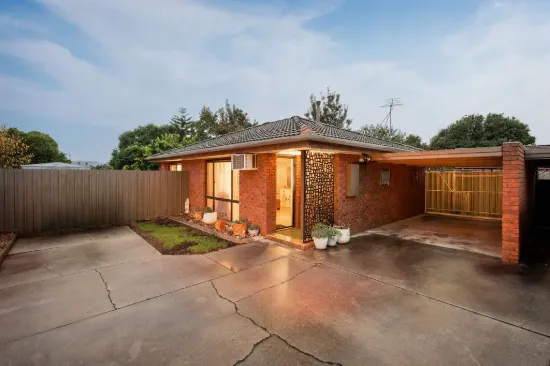 2/15 Sinnett Court, Wodonga, Vic 3690