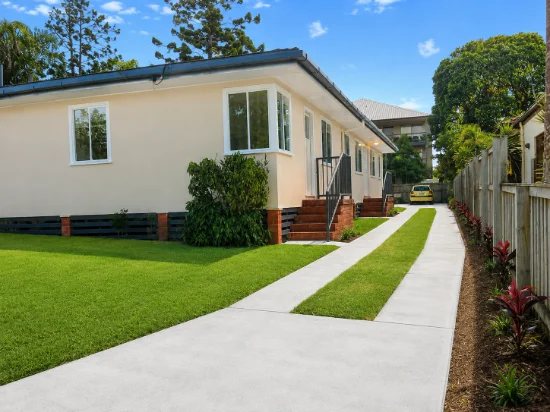 2/15 Wyndham Avenue, Southport, Qld 4215