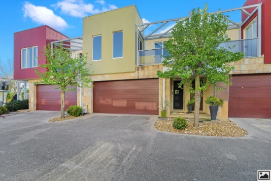 2/16-20 Cormorant Parade, Pakenham, Vic 3810 - For Rent