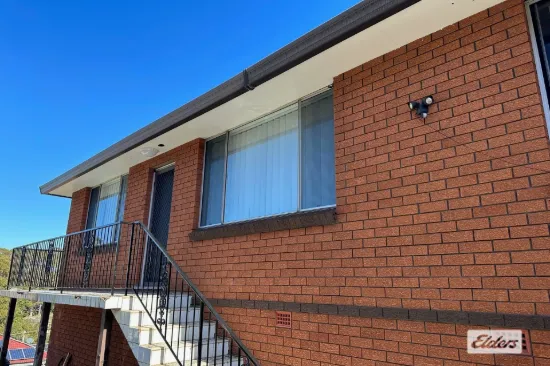 2/17 Pine Crescent, Coniston, NSW 2500