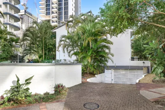 2/17 Riverview Parade, Surfers Paradise, Qld 4217