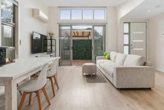 2/18 Darnley Drive, Skye, Vic 3977