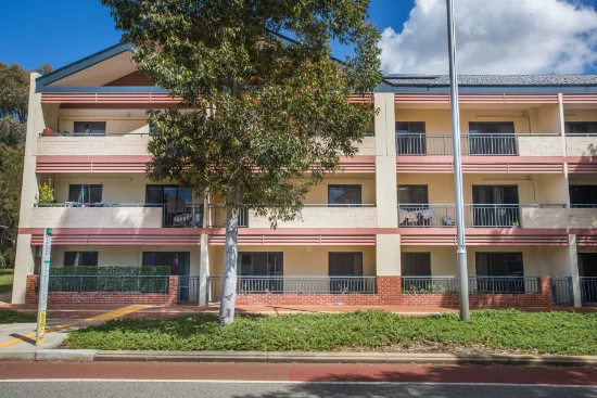2/18 Kingsbury Rd, Joondalup, WA 6027