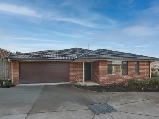 2/18 Main South Road, Drouin, Vic 3818