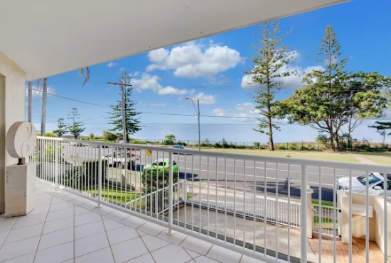 2/181 Landsborough Avenue, Scarborough, Qld 4020