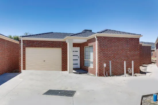 2/19 Glenmaggie Court, Meadow Heights, Vic 3048
