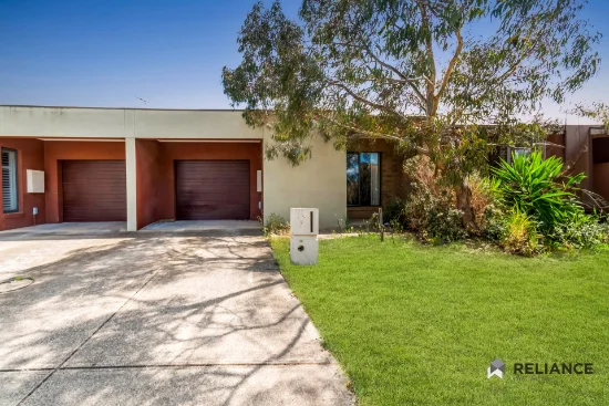 2/19 Larson Avenue, Tarneit, Vic 3029 - For Sale