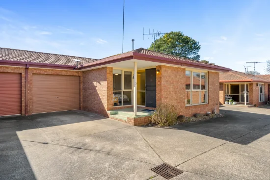2/2-4 Lumsden Street, Kilmore, Vic 3764