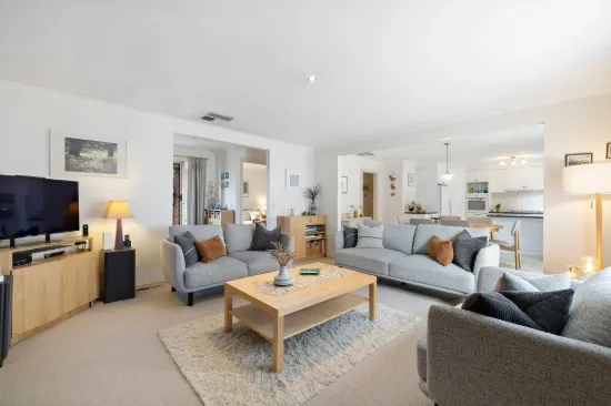 2/2 Ellesmere Road, Burwood East VIC 3151-Image