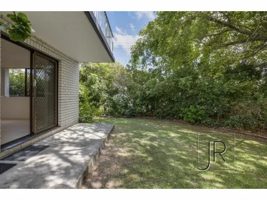 2/20 Bright Avenue, Labrador, Qld 4215