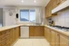 2/20 Hamilton Crescent, Doncaster East, Vic 3109-Image