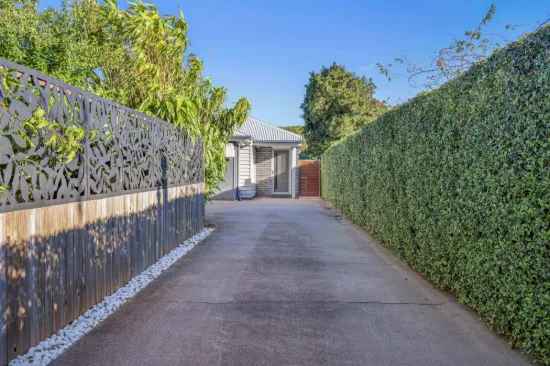 2/213 New England Highway, Harlaxton, Qld 4350