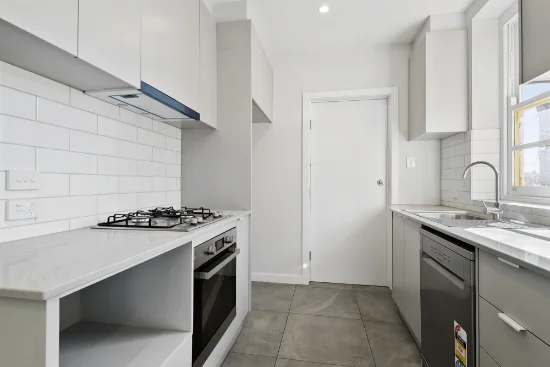 2/21A Henry Street, Windsor, Vic 3181