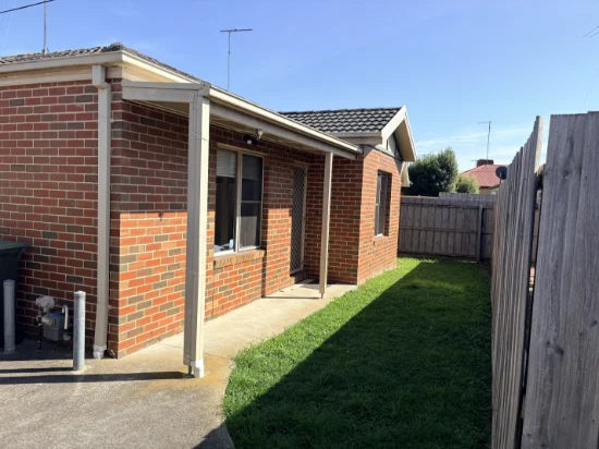 2/22 Barnfather Street, Thomson, Vic 3219