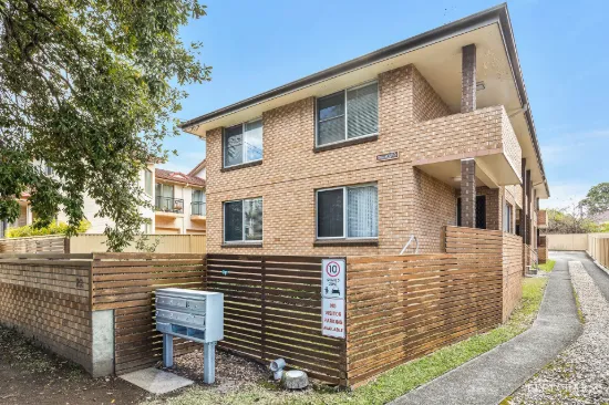 2/22 Robinson Street, Wollongong, NSW 2500