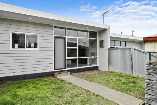 2/228 Mt Pleasant Road, Highton, Vic 3216