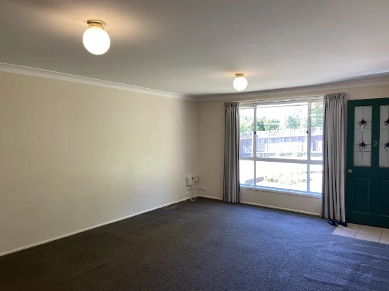 2/23 VERNA CLOSE, Armidale, NSW 2350