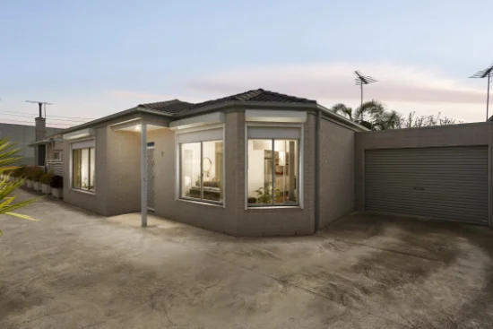 2/24 Glencairn Avenue, Deer Park, Vic 3023