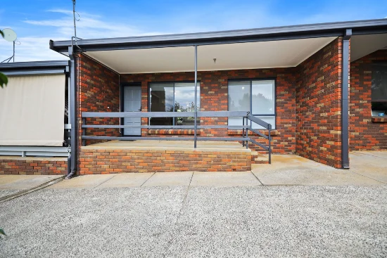 2/24 Main South Road, Drouin, Vic 3818