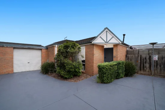 2/245-247 Monahans Road, Cranbourne West, Vic 3977