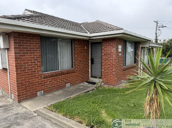 2/245 Gladstone Road, Dandenong North, Vic 3175