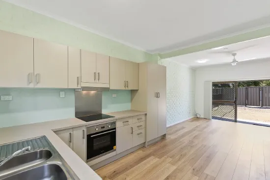 2/25 Hervey Street, Scarness QLD 4655-Image
