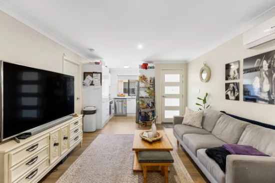 2/260 Bridge Street, Newtown, Qld 4350