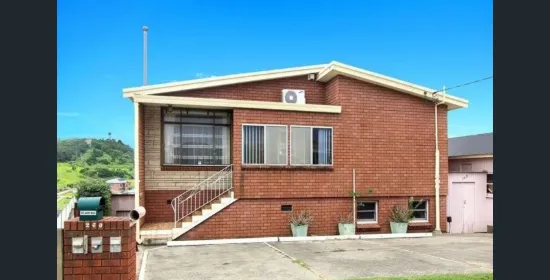 2/260 Flagstaff Rd, Lake Heights, NSW 2502