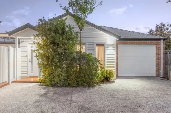 2/27 Kalimna Street, Hamlyn Heights, Vic 3215