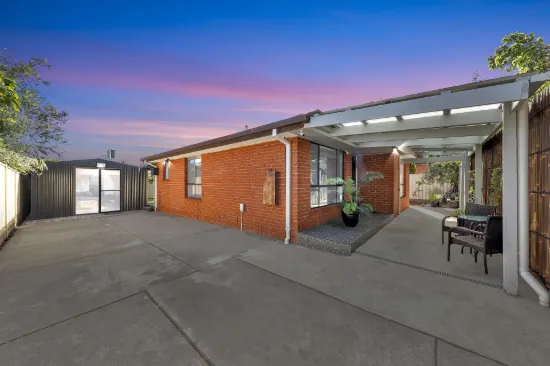 2/3 Binnak Court, Meadow Heights, Vic 3048