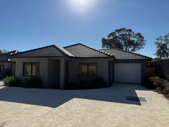 2/3 Rupert Street, Broadford, Vic 3658