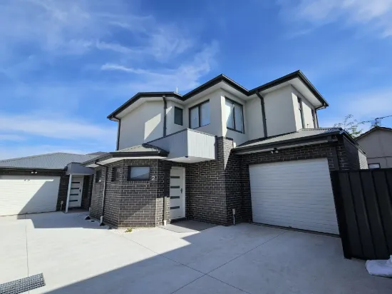 2/3 Warnock, Broadmeadows, Vic 3047