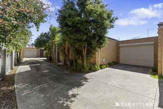 2/3 White Avenue, Bayswater North, Vic 3153