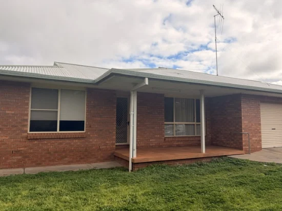 2/30 Ebelina Crescent, Parkes, NSW 2870
