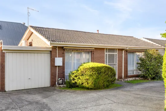 2/300 Koornang Road, Carnegie, Vic 3163