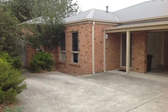 2/32 Torquay Road, Belmont, Vic 3216